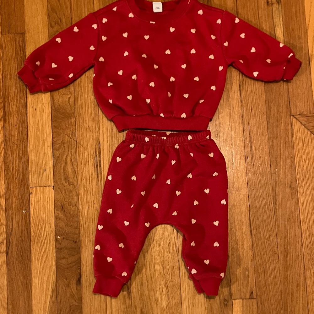 Old Navy Valentine’s Matching Sweatsuit - 6-12 months